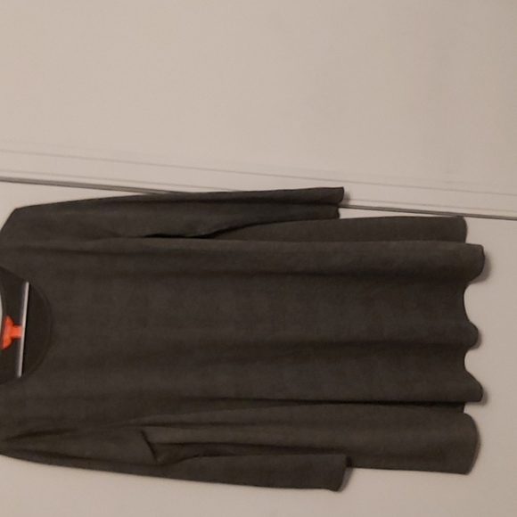 Nice dress. - Picture 1 of 3